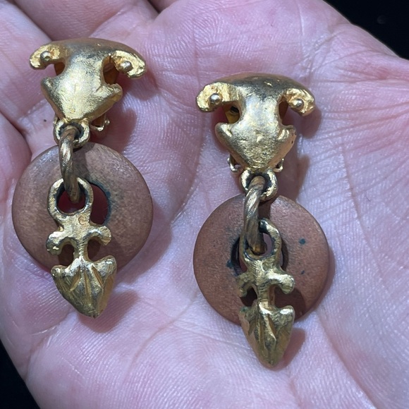 Kate Hines Brushed Goldtone FleurDeLis Dangling Vintage Clipon Jewelry Earrings - Picture 12 of 14